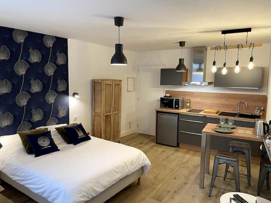 Alp Chartres - Cosy Studio Au Coeur De Chartres Avec Parking Ngoại thất bức ảnh