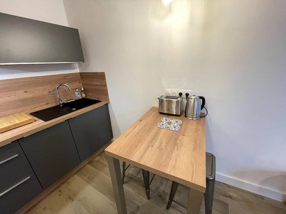 Alp Chartres - Cosy Studio Au Coeur De Chartres Avec Parking Ngoại thất bức ảnh
