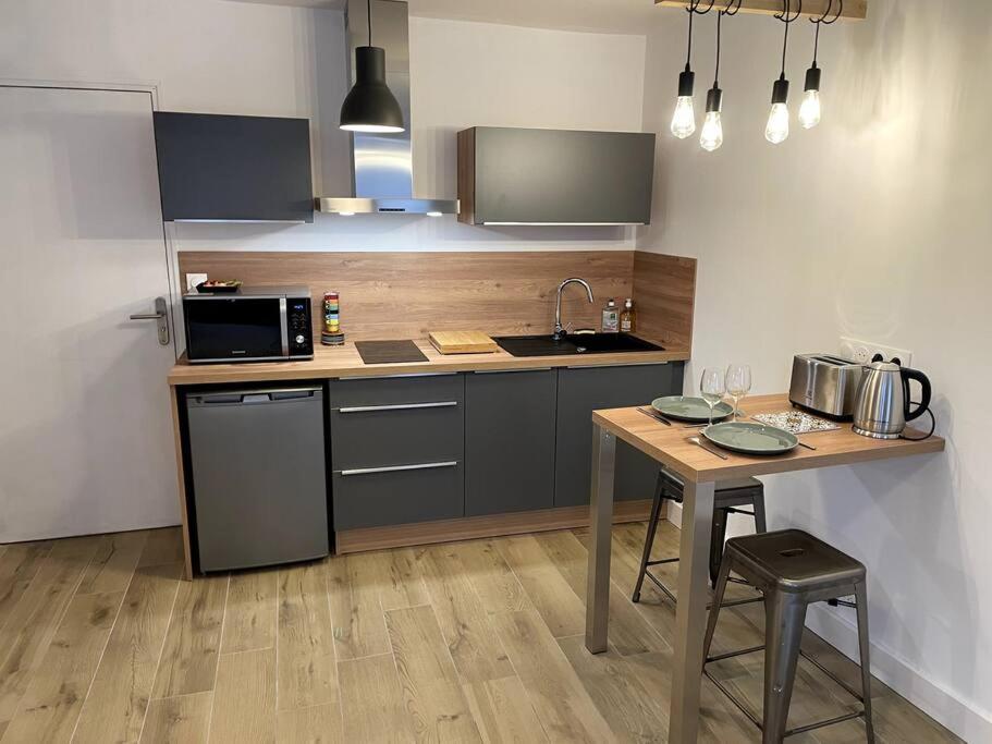 Alp Chartres - Cosy Studio Au Coeur De Chartres Avec Parking Ngoại thất bức ảnh