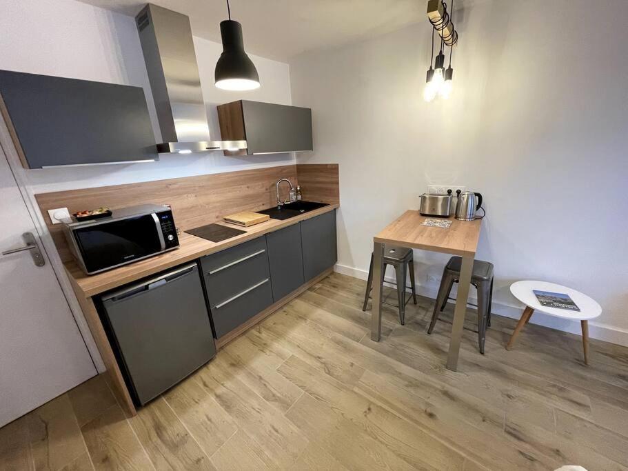 Alp Chartres - Cosy Studio Au Coeur De Chartres Avec Parking Ngoại thất bức ảnh